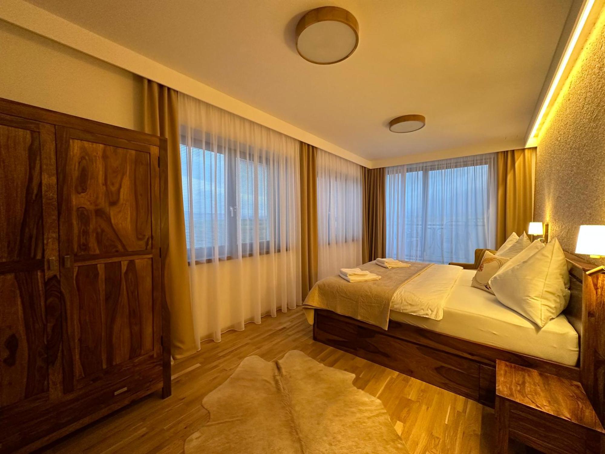 Vysoke Tatry - Isc Resort House For 13 People With 6 Extra Bed Poprad Bagian luar foto