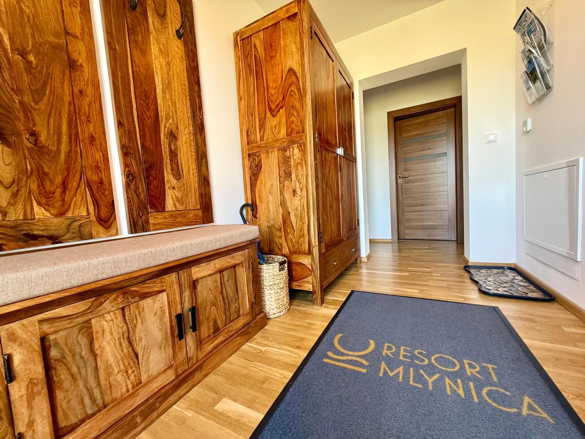 Vysoke Tatry - Isc Resort House For 13 People With 6 Extra Bed Poprad Bagian luar foto