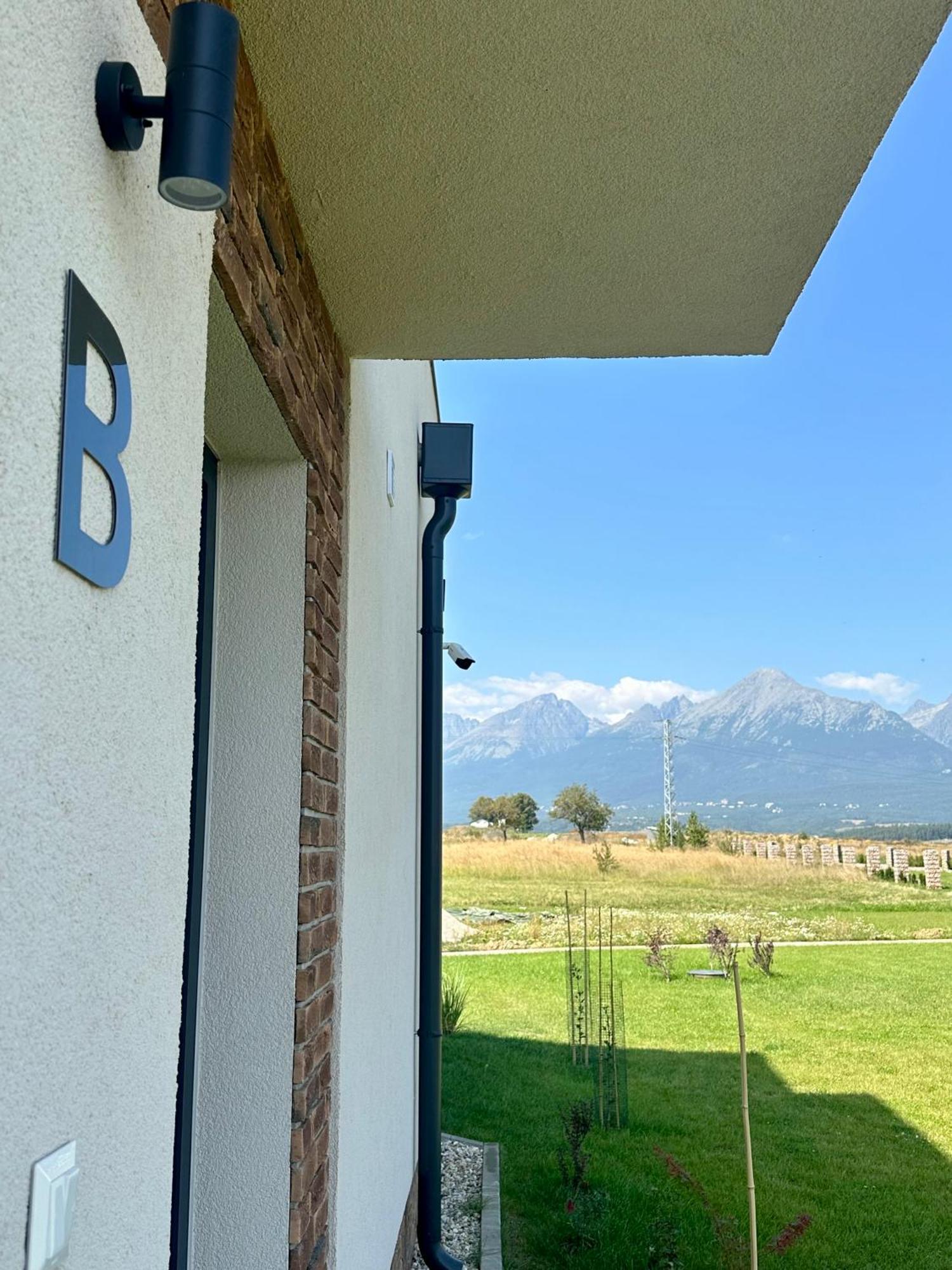 Vysoke Tatry - Isc Resort House For 13 People With 6 Extra Bed Poprad Bagian luar foto