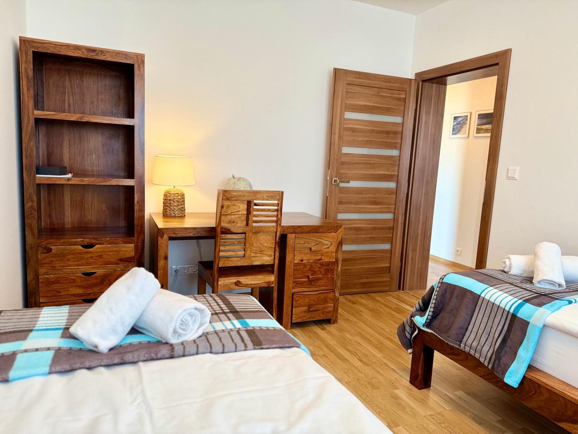 Vysoke Tatry - Isc Resort House For 13 People With 6 Extra Bed Poprad Bagian luar foto